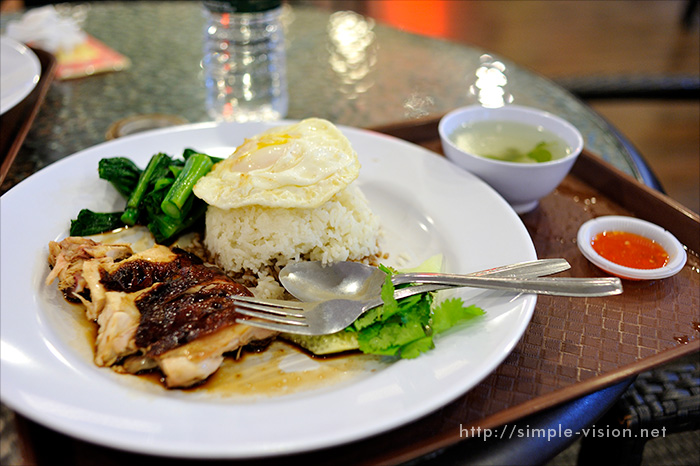 「Food Court」にてありついたランチ