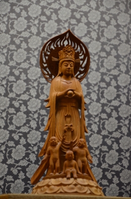 深川の仏さま～子供に囲まれた観音様～ | 成田山 東京別院 深川