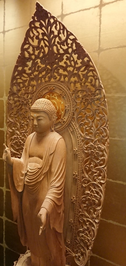 後光(ごこう)”が差す！？ ～ 光背(こうはい) ～ | 成田山 東京別院