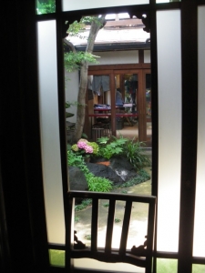 カレー屋から