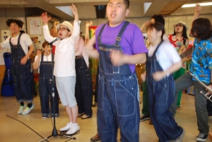 はねる