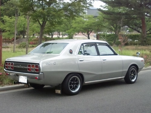 スカイライン(ケンメリ)1800GL | 旧車ガレージ 車楽