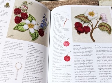 Stumpwork Embroidery スタンプワーク刺繍洋書　立体刺繍洋書 Stumpwork Embroidery スタンプワーク刺繍洋書 立体刺繍洋書