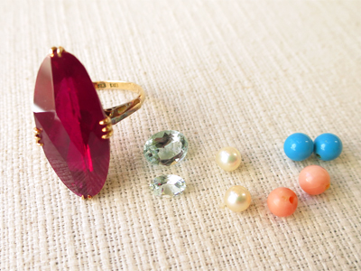 今後価値上がるかも？希少ビーズのチョーカ＆イアリングセット