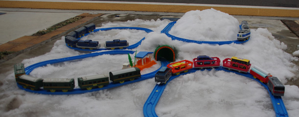 ガレージプラレール番外編～雪の臨時列車 | ロケッこがゆく