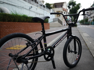 BMXレーサーはやっぱ軽いね。 FREE AGENT LIMO | サイクル