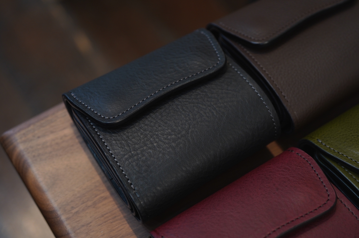 acca bottega（アッカボッテガ）さんからの新作、ギャルソン三つ折り