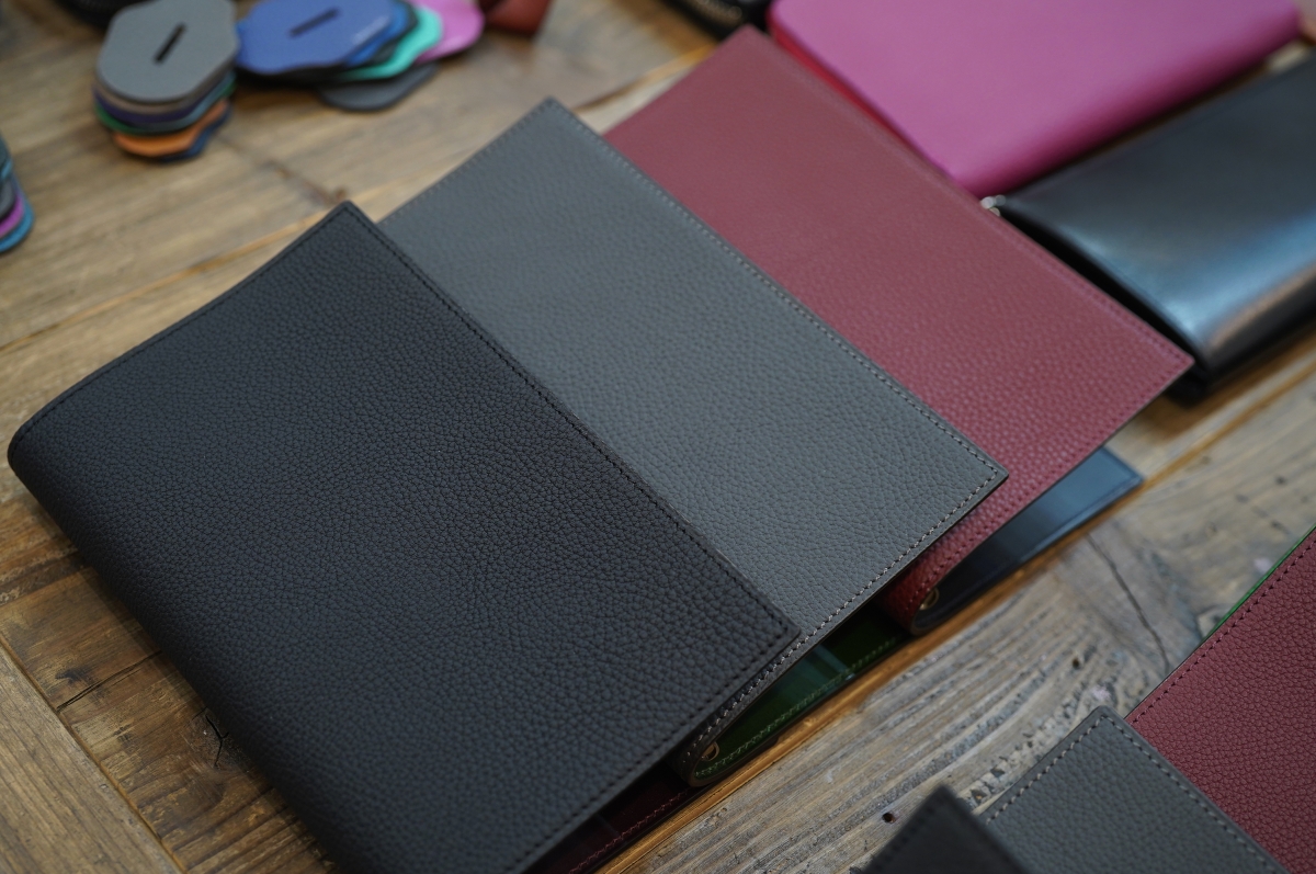 カンダミサコさんのシステム手帳カバー、2024年も様々で登場です