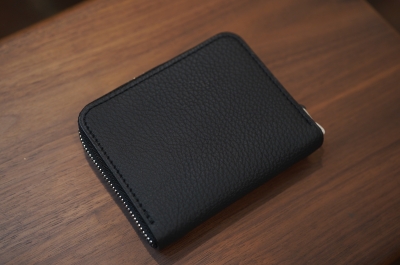 カンダミサコ　ポケットウォレット　プエブロ　オリーバ・ブラック カンダミサコ ポケットウォレットのレビュー。使い勝手