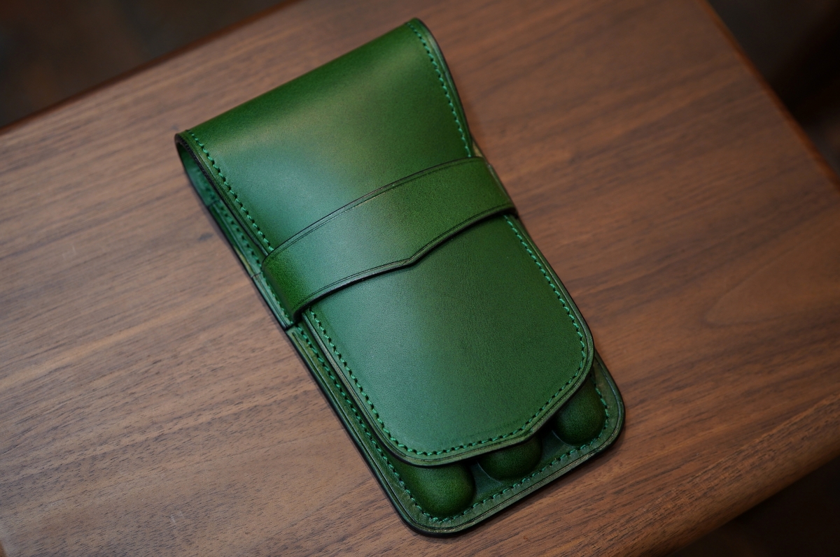 ル・ボナーさんの万年筆ケース、3本挿しも少し在庫いたので入荷して