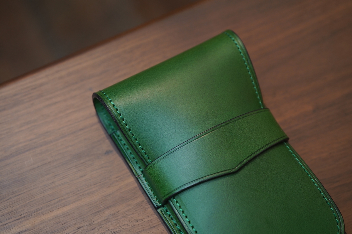 ル・ボナーさんの万年筆ケース、3本挿しも少し在庫いたので入荷して