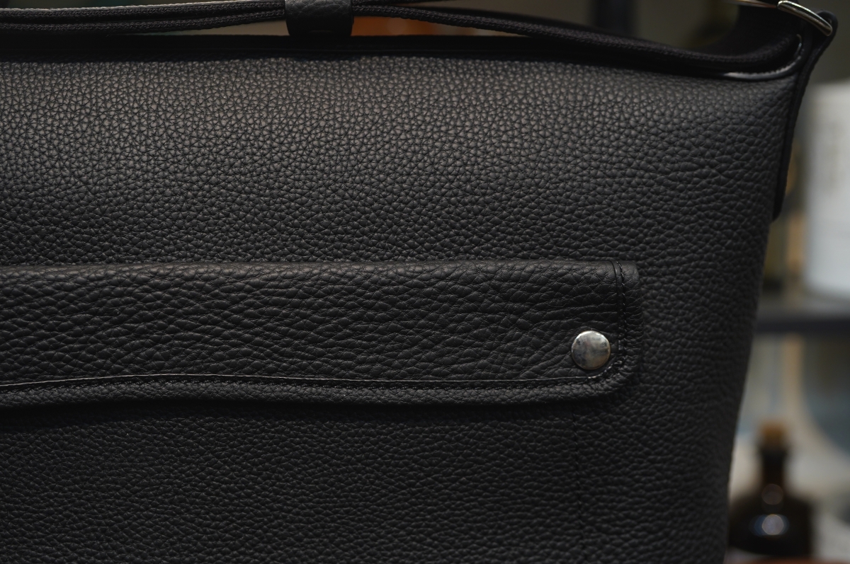 ル・ボナーさんよりパパスショルダーも入荷し、奇跡のパパス勢揃いです