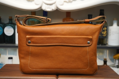 ル・ボナーさんよりパパスショルダーも入荷し、奇跡のパパス勢揃いです