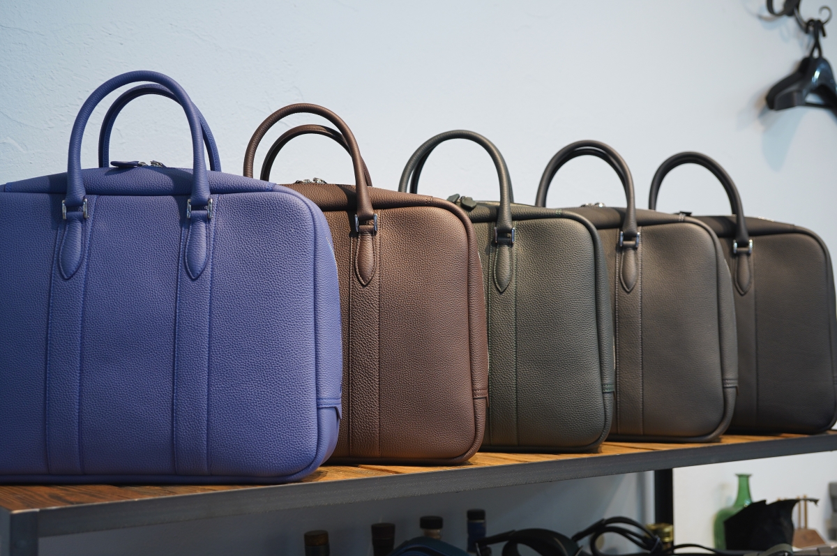 極美品✨ ル・ボナー ハンドバッグ ポーチ ピッコロ シュランケンカーフ ル・ボナー】ポーチピッコロ シュランケンカーフ ブラック 極美品✨ ル