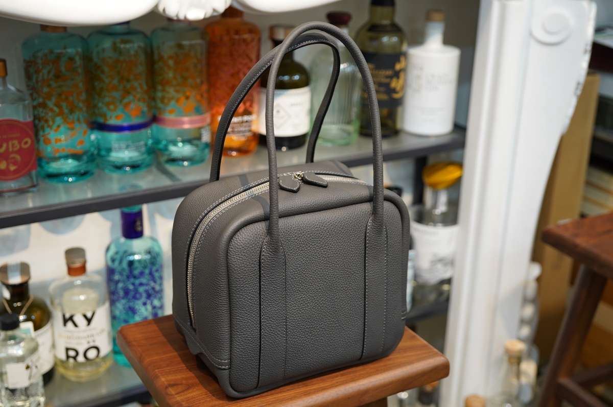 怒涛の入荷ラッシュのラスト、ル・ボナーさんよりコンフェッティの入荷 