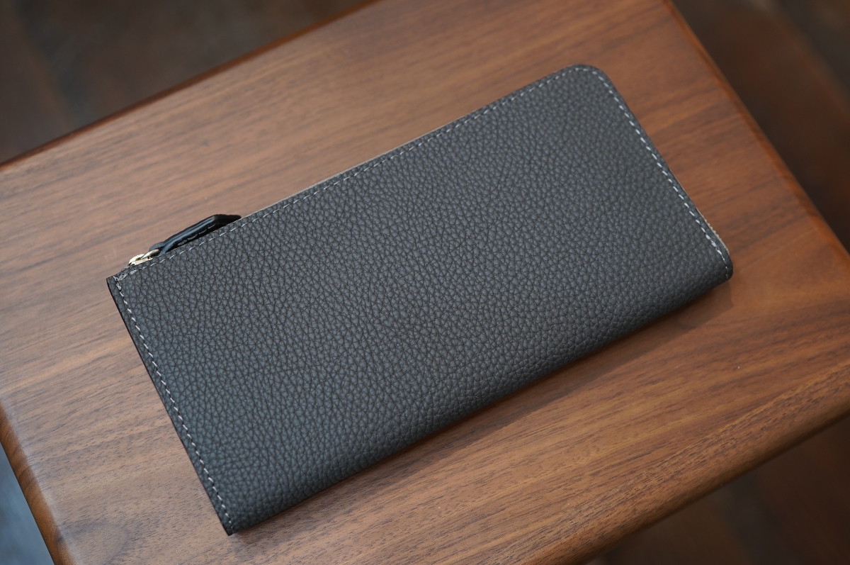 ル・ボナーさんのL字ファスナーウォレット、ロングも嬉しい仕上がり