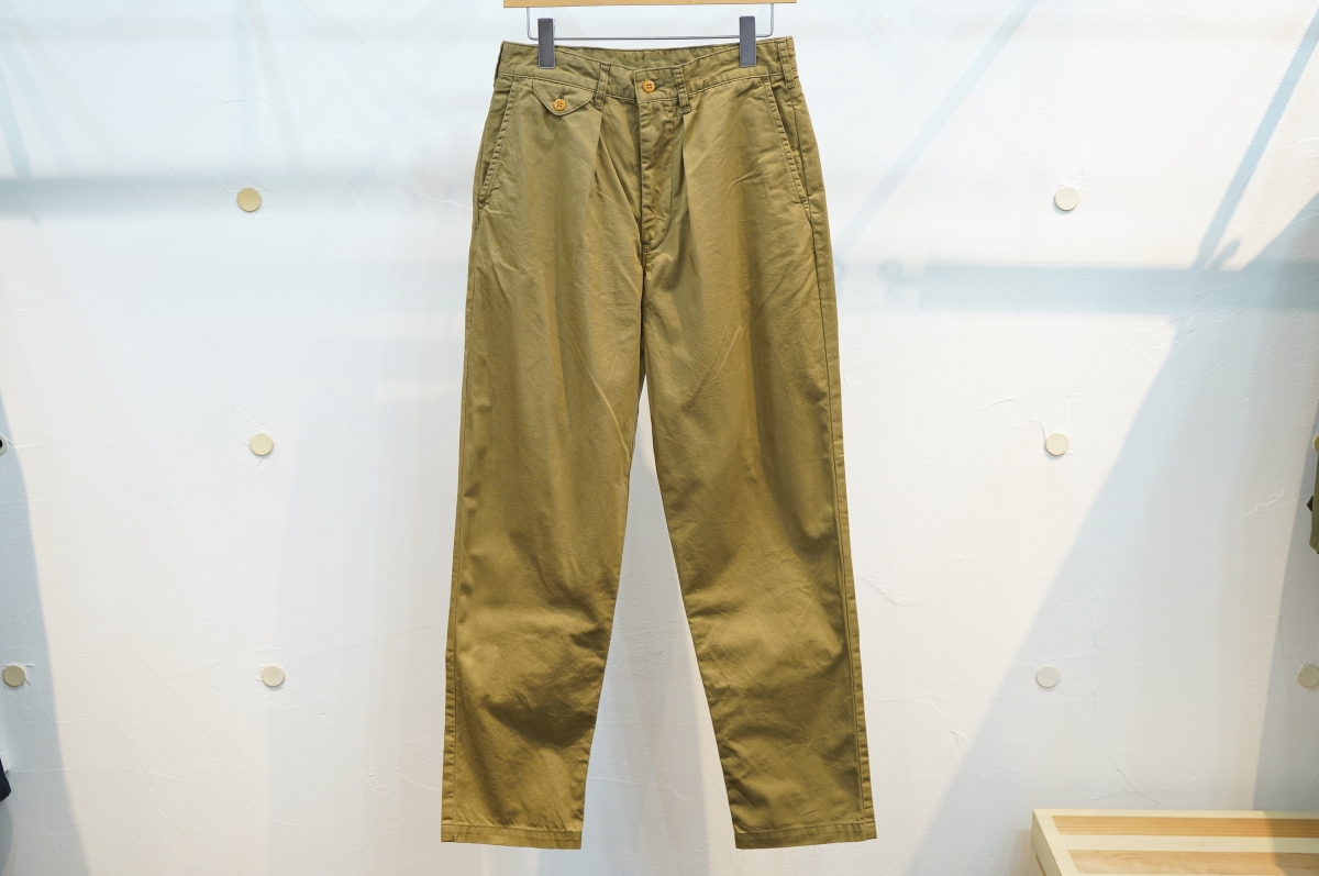 Workers（ワーカーズ）さんの、やっぱり涼しく素敵なサマートラウザー