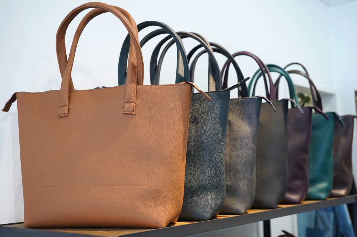 Circus of HappinessのMou-Tote、シュランケンカーフバージョンも最後