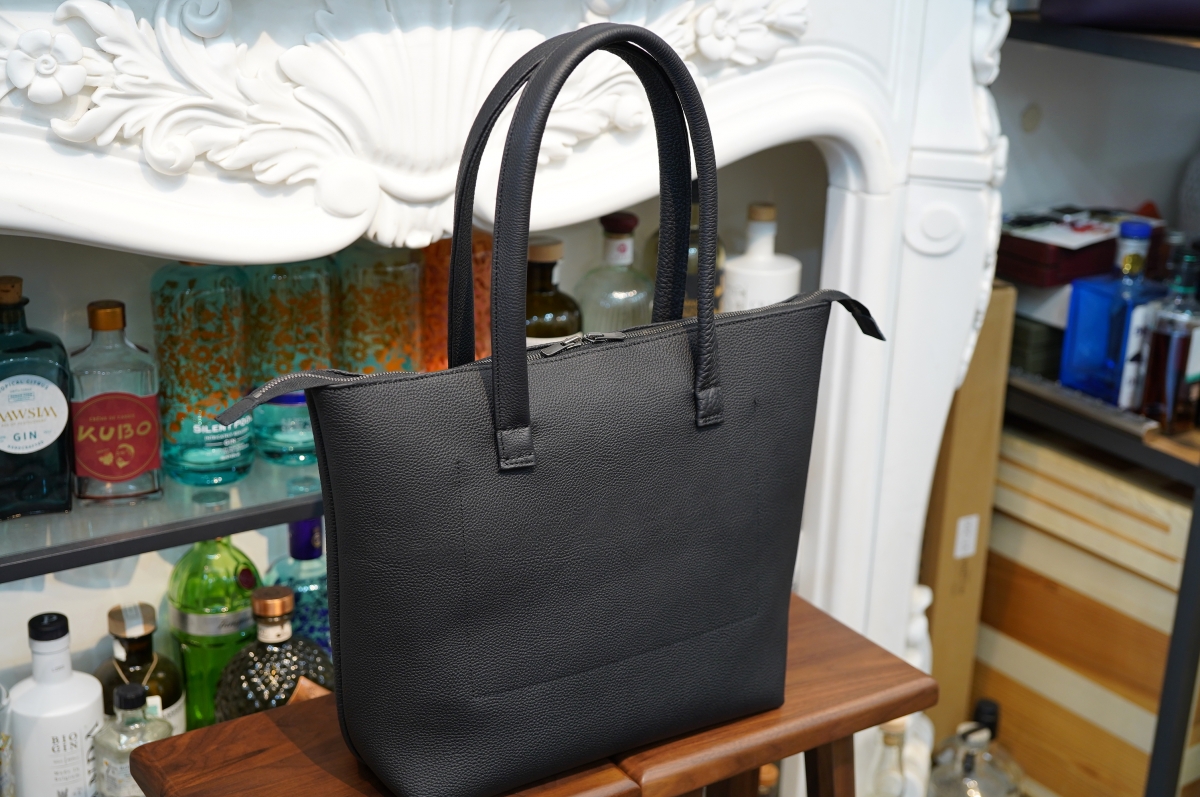 Circus of HappinessのMou-Tote、シュランケンカーフバージョンも最後