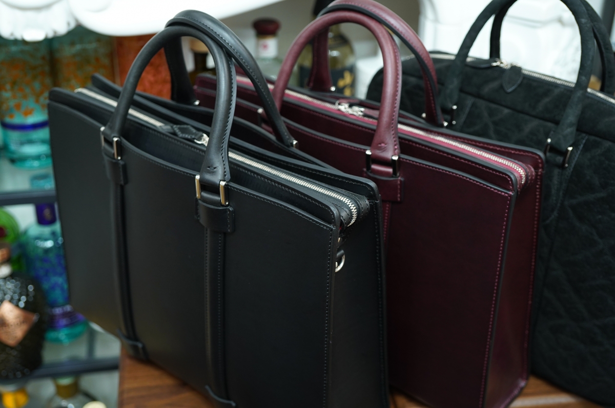 ル・ボナーさんから、嬉しい貴重な大きいバッグが少し入荷です