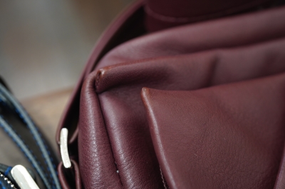 デンマークソフトカーフ、やっぱりこの革は素敵な質感で魅力的です