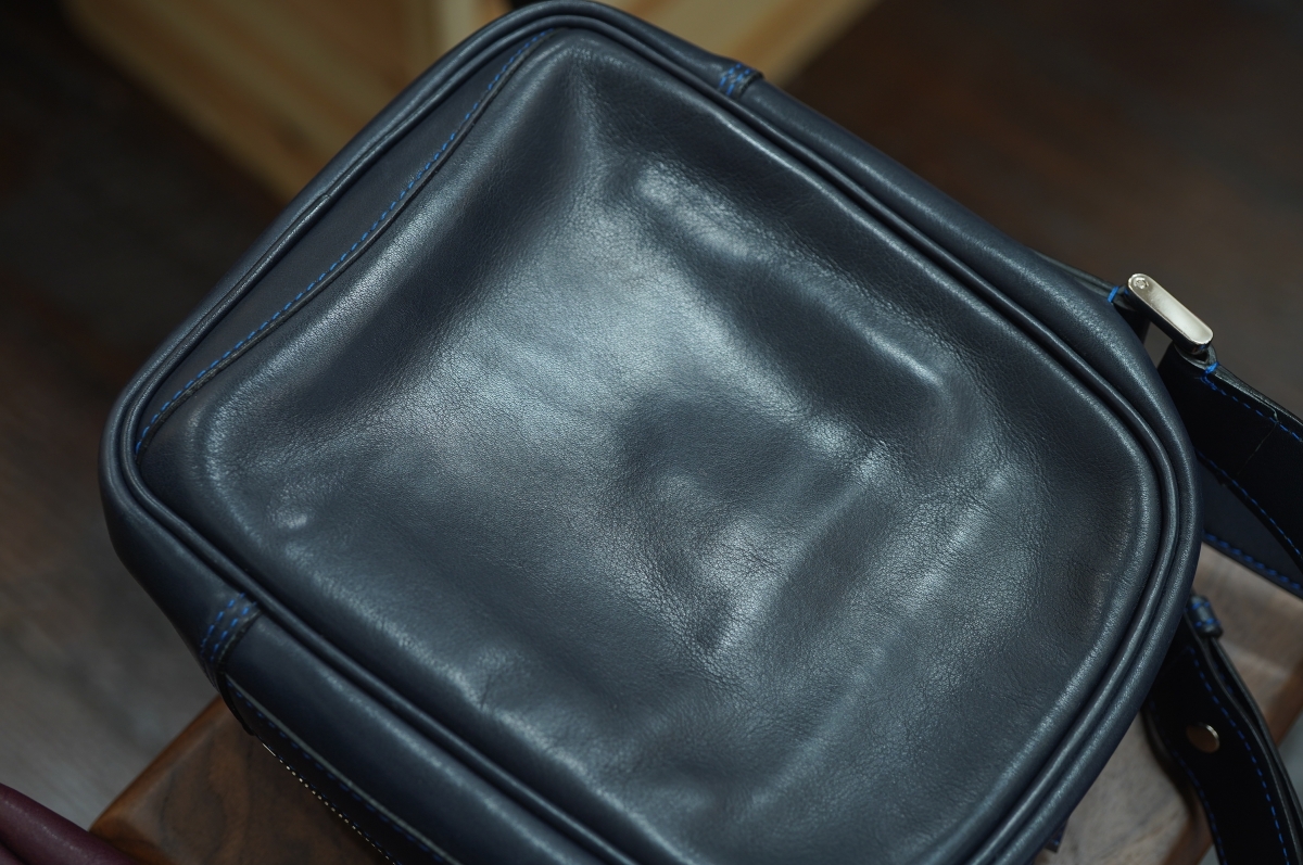 デンマークソフトカーフ、やっぱりこの革は素敵な質感で魅力的です