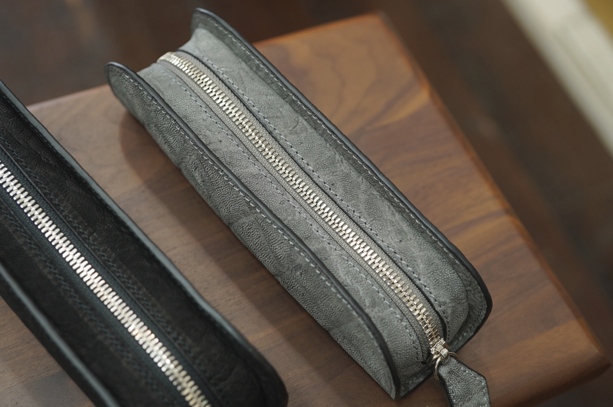 ル・ボナーさんより、ちょっと特別なデブペンケースの