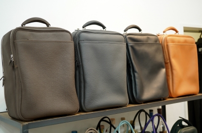 ル・ボナーさんからのビジィーリュック、しっかり届いて並んで