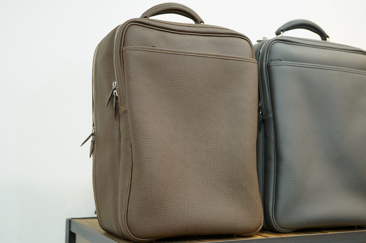 ル・ボナーさんからのビジィーリュック、しっかり届いて並んで