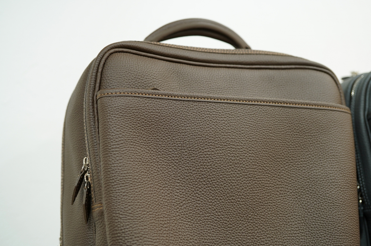 ル・ボナーさんからのビジィーリュック、しっかり届いて並んでます