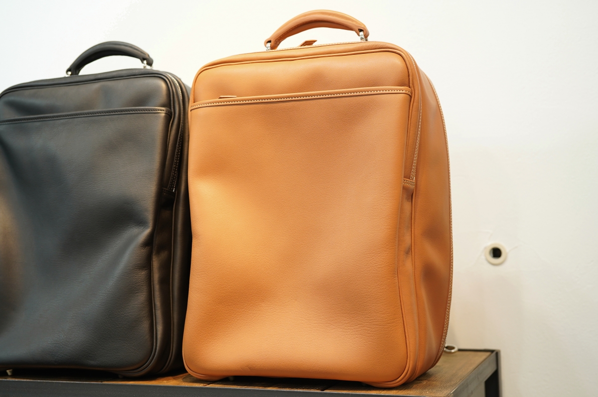 ル・ボナーさんからのビジィーリュック、しっかり届いて並んでます