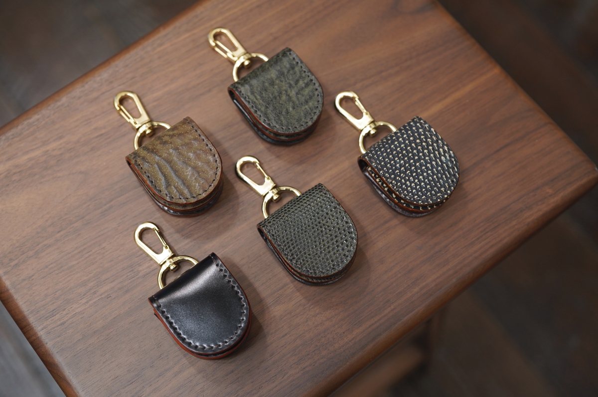 11DROPS（イレブンドロップス）より今年最後のマルチミニケースTHUMB