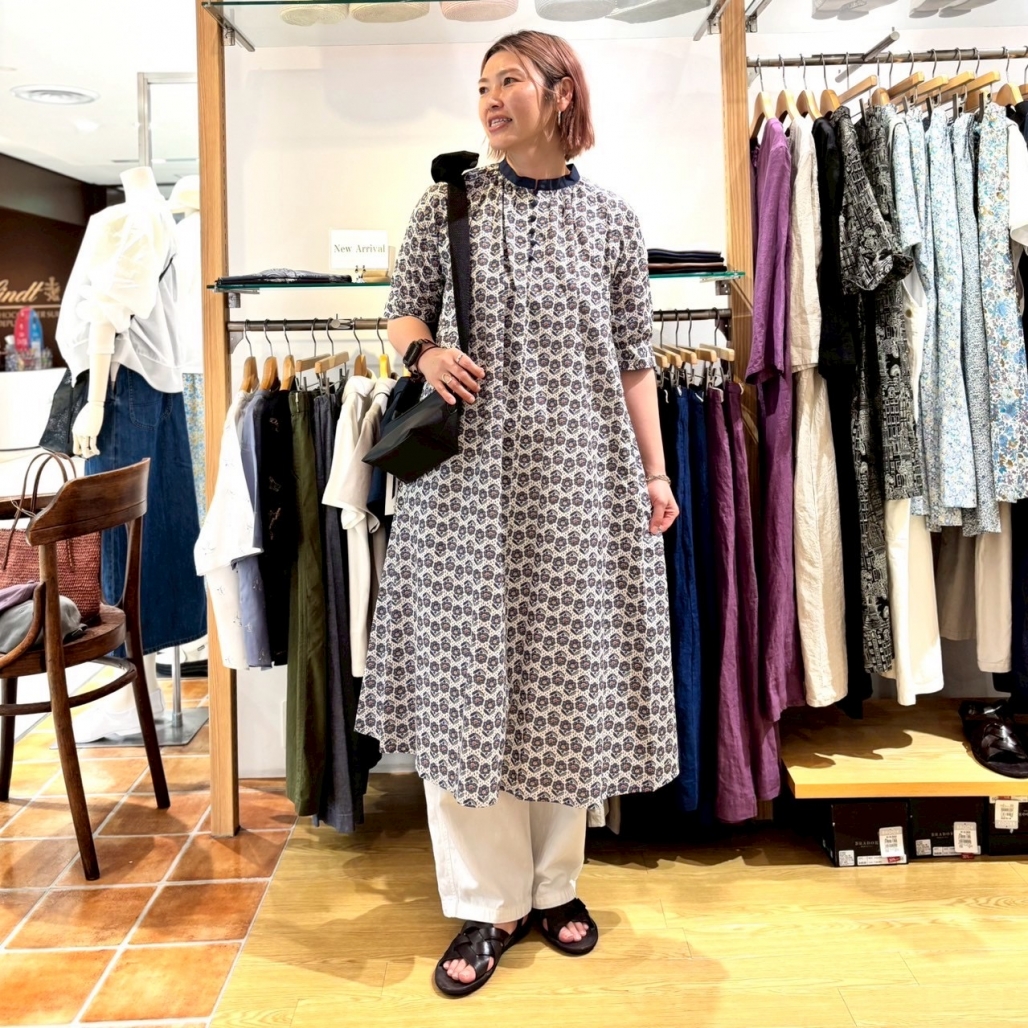 専用❗️J.sloane liberty ストロベリーシーフ　ワンピース j.sloane liberty ストロベリーシーフ ワンピース - メルカリ