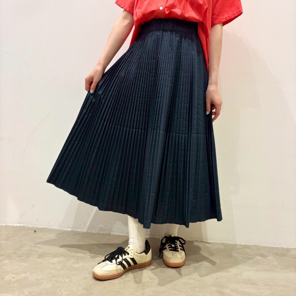 【j.sloane ジェイスローアン　】リバティ　タック&ギャザースカート ss2332012_model.jpg