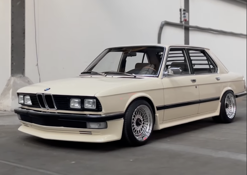 BMW 5シリーズ(E28)の角形ヘッドライトカスタム - 20240227_2410422.png
