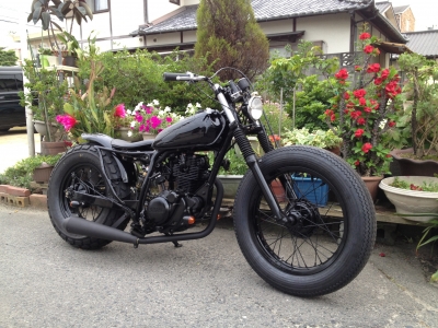整備済み ユーモラス TW200 ミリタリー風カスタム