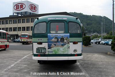 鳥取県岩美町のボンネットバス・いすゞBXD30 秋の運行が