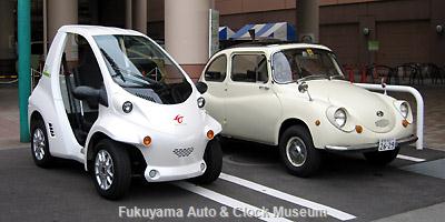 新旧ちっちゃいくるま並び in ポートプラザの駐車場 | Fukuyama Auto & Clock Museum