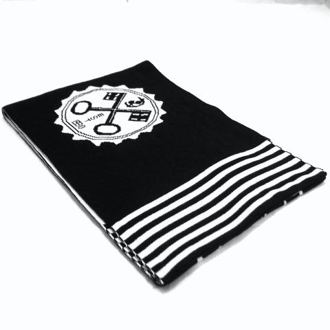 H&M Muffler Black  White 1930