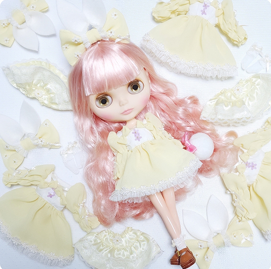 どちらかコメントお願い致します♡うさ耳リバティ大きめファー