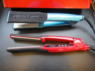 PLIA ストレートヘアアイロン レッド 05ff996ec997fa4d4fe7d2e3556309
