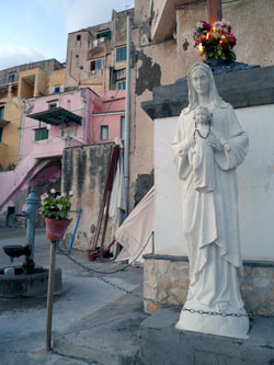 ナポリ小旅行1日目 ☆ プローチダ島 パリ発NEPOJA日記