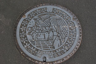 manhole in konpira