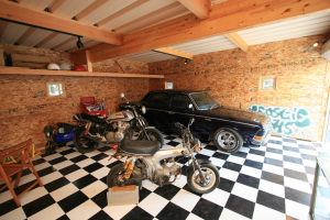 旧車を愛するオーナーのガレージ | Dainao Garage Factory バイク 