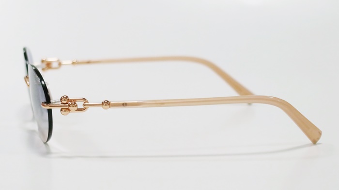 Tiffany & Co TF3104D ジュエリーのようなサングラス ロゴ 軽量 ティファニーの高級サングラス「TF3104D」｜エレガンスと快適な