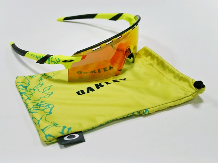 OAKLEY限定モデル”ENCODER STRIKE VENTED INNER SPARK OAKLEY限定モデル”ENCODER STRIKE VENTED INNER SPARK