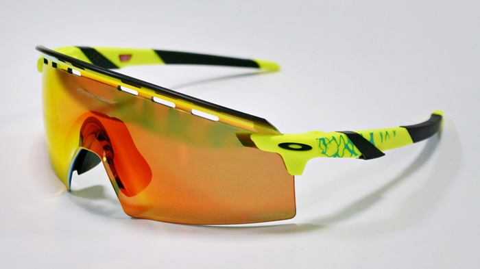 OAKLEY限定モデル”ENCODER STRIKE VENTED INNER SPARK OAKLEY限定モデル”ENCODER STRIKE VENTED INNER SPARK