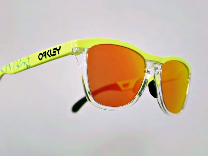 OAKLEY限定モデル”FROGSKINS RANGE INNER SPARK COLLECTION OAKLEY限定モデル”FROGSKINS RANGE INNER SPARK COLLECTION