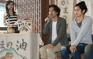 役所広司“監督”誕生！『ガマの油』撮影現場会見 | NEWS & RECOMMENDS