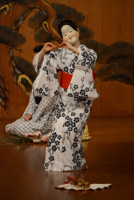 花柳流 お揃い浴衣 白地に紺の桜柄 粋 扇子 舞扇 日本舞踊 未使用 楽天市場】舞扇子 桜 ピンク 水 黒塗り 日本製 日本舞踊 （g愛